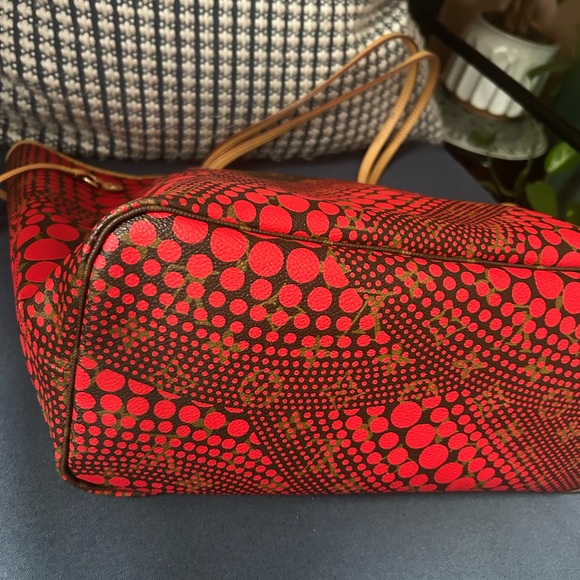 EUC Limited Edition Louis Vuitton x Yayoi Kusama Dots Red Waves Neverfull MM Bag - Picture 5 of 12